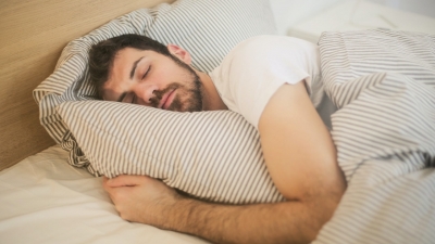 5 Tips Tidak Gerah dan Berkeringat Saat Tidur Malam